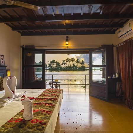 فندق وارمث ليك هافن Alappuzha المظهر الخارجي الصورة