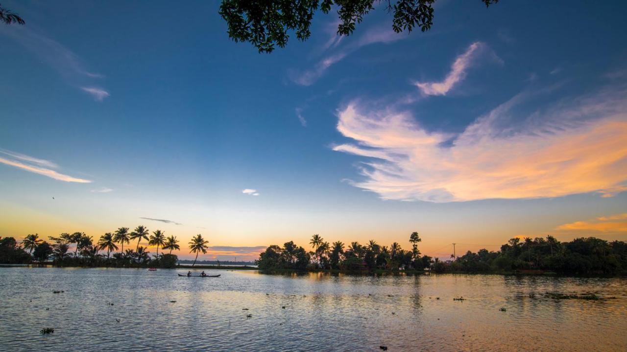 فندق وارمث ليك هافن Alappuzha المظهر الخارجي الصورة