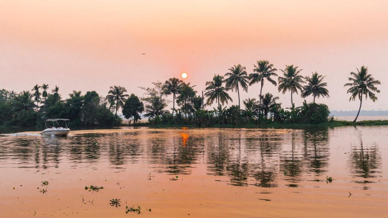 فندق وارمث ليك هافن Alappuzha المظهر الخارجي الصورة