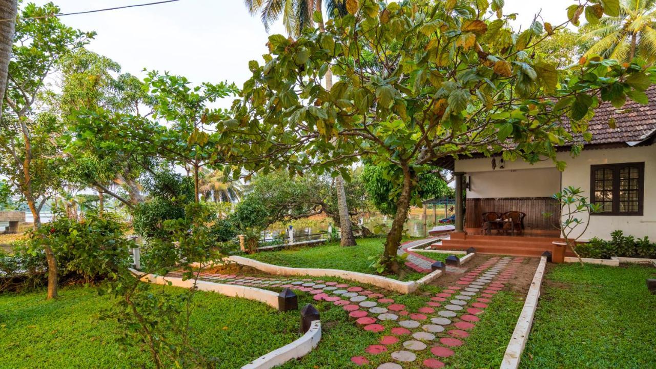 فندق وارمث ليك هافن Alappuzha المظهر الخارجي الصورة